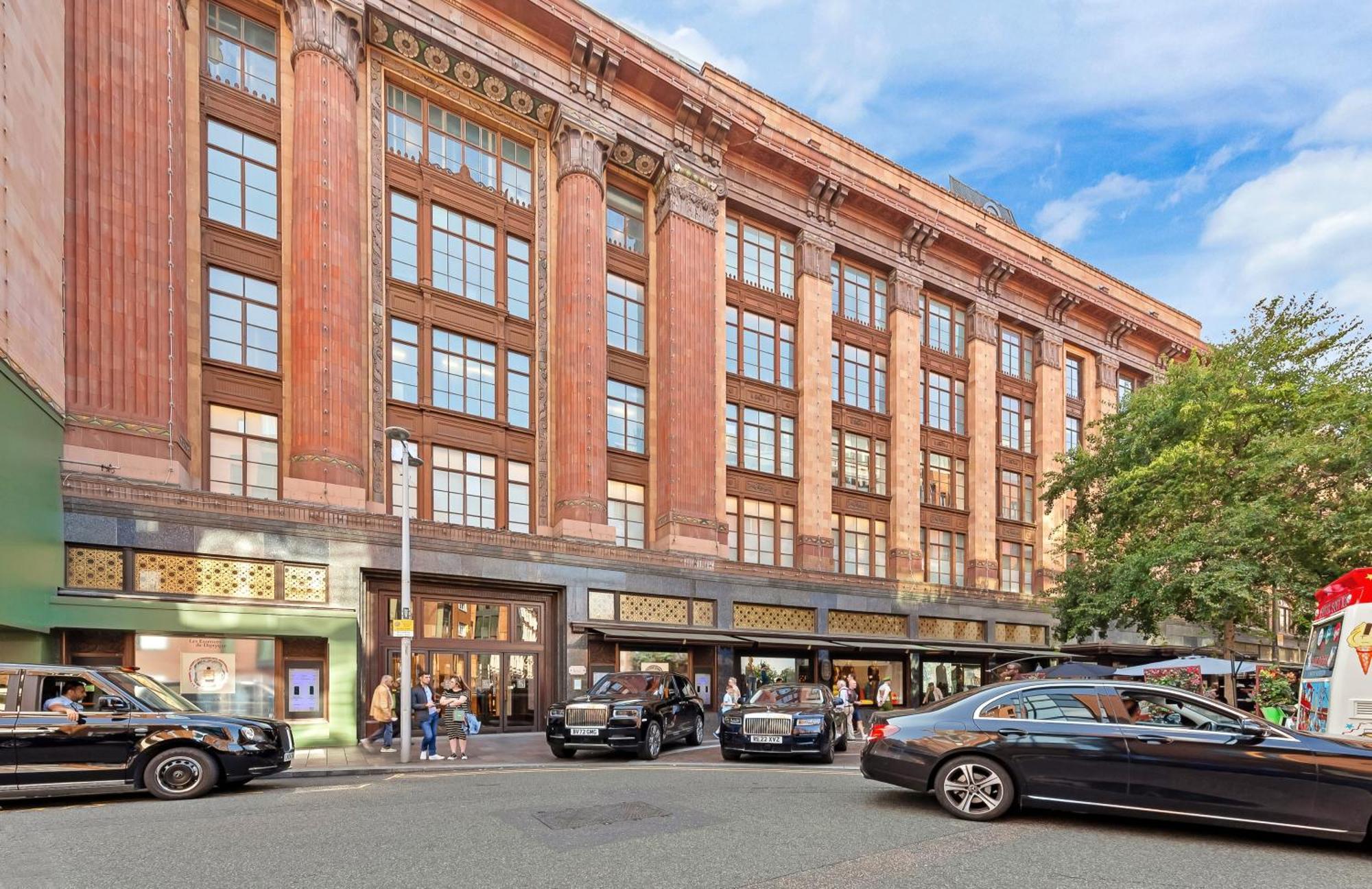 Iconic With Terrace On Harrods *